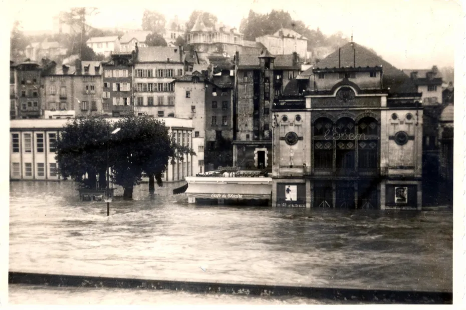 The Eden municipal theater during the floods of October 4th and 5th, 1960, Tulle, France