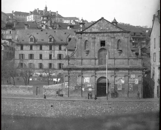 The chapelle became a popular theater in 1896